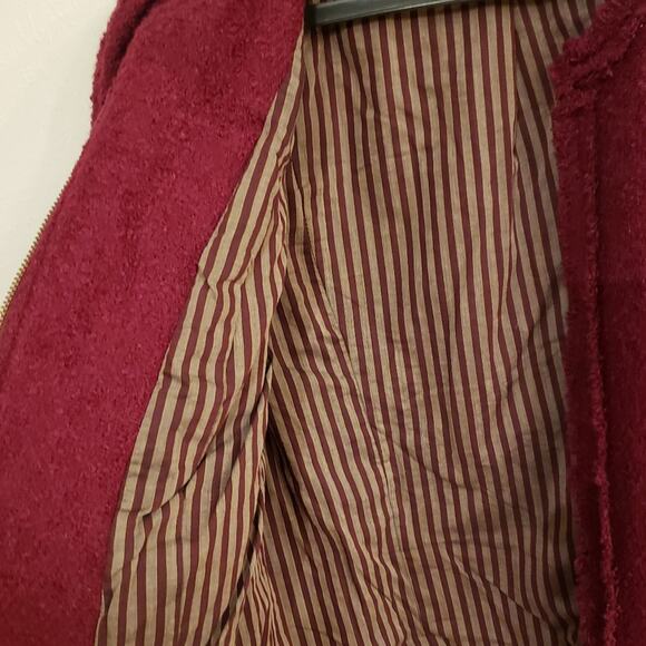 EUC CAbi frayed hem crop jacket blazer deep red pockets zipper Wool blend sz 8. - Picture 4 of 9